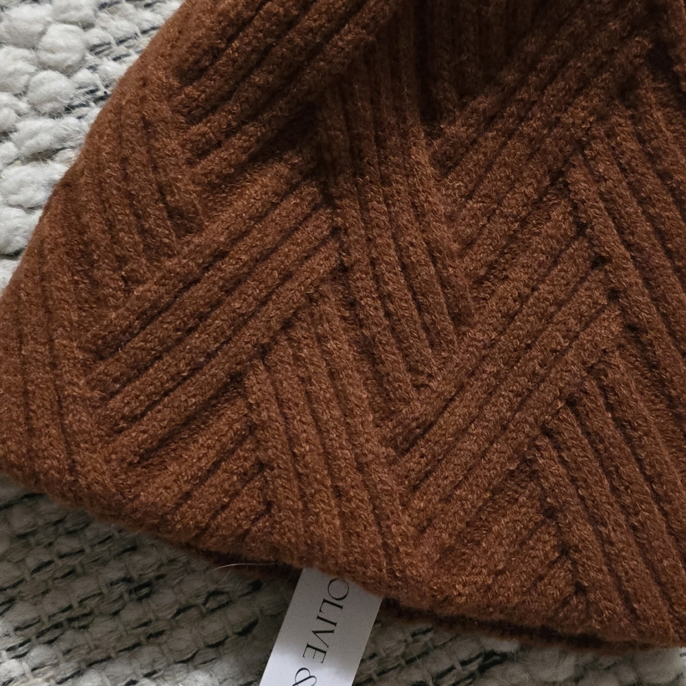 Olive & Pique Women's Rust (Brown - Orange) Knit Beanie - Picture 4 of 5